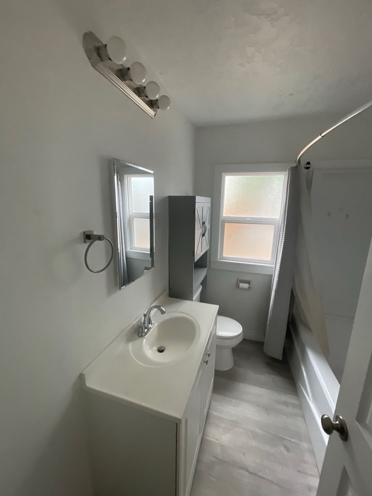 Bathroom Interior Repaint