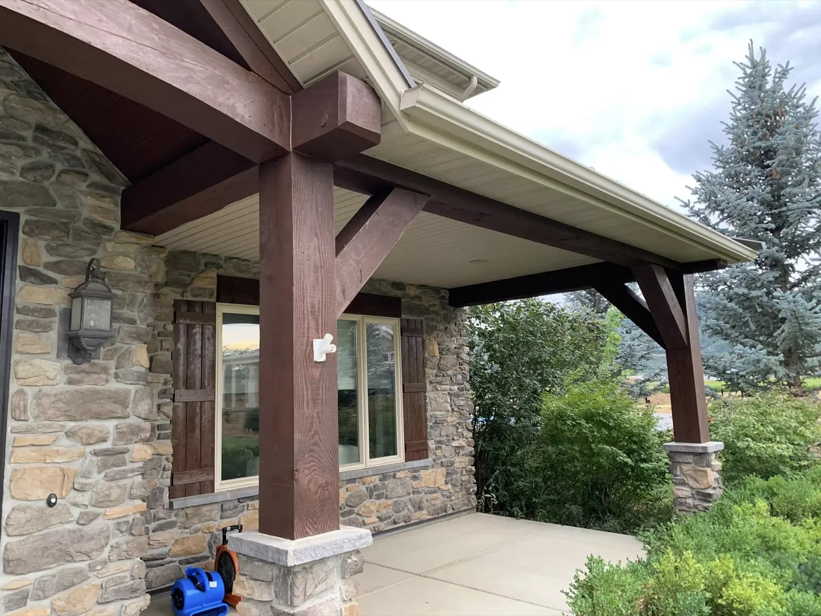 Exterior Beam Staining